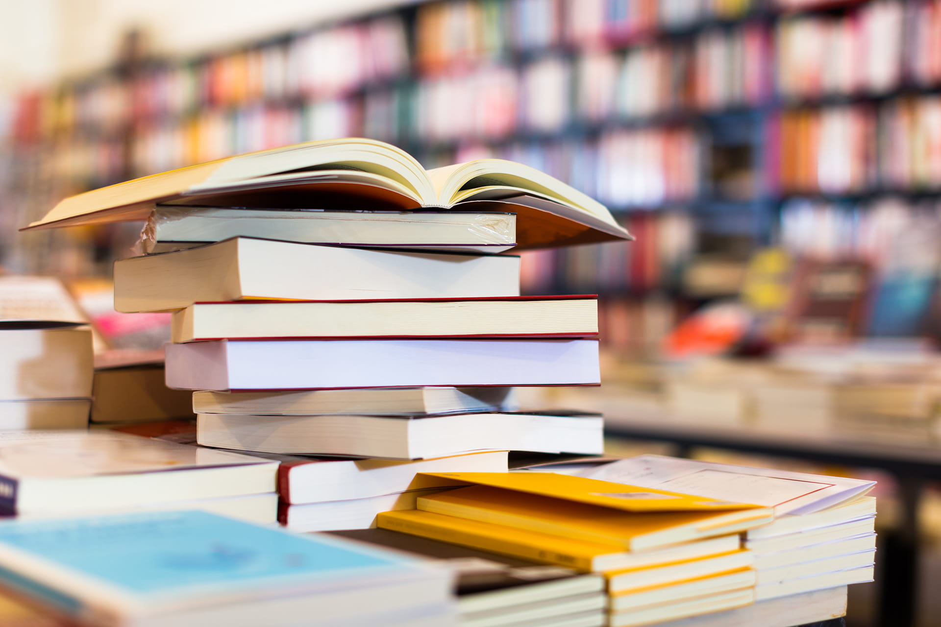 Book Subscription Ireland _ Monthly Handpicked Books & Gifts AdobeStock_259130513